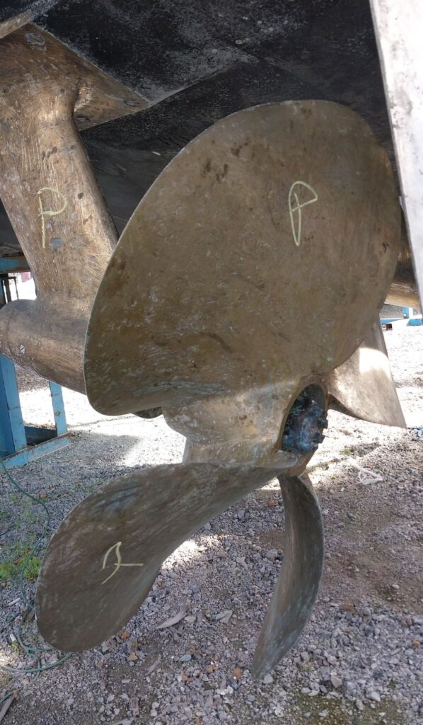 tekne sorveyi hasarli pervane - mar'ne survey - damaged propeller